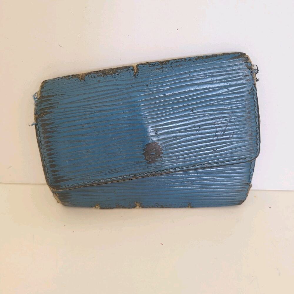 LOUIS VUITTON Blue Epi Leather 6 Hooks Key Holder Case Small Wallet Trifold Fair